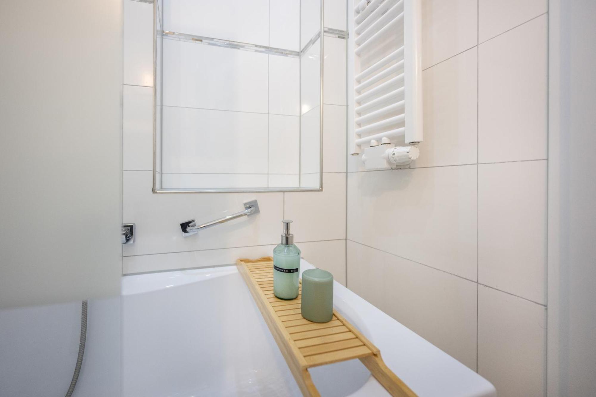 Wohlfuehlwohnung Mit 25 Qm Terrasse, Netflix Koblenz  Exterior foto