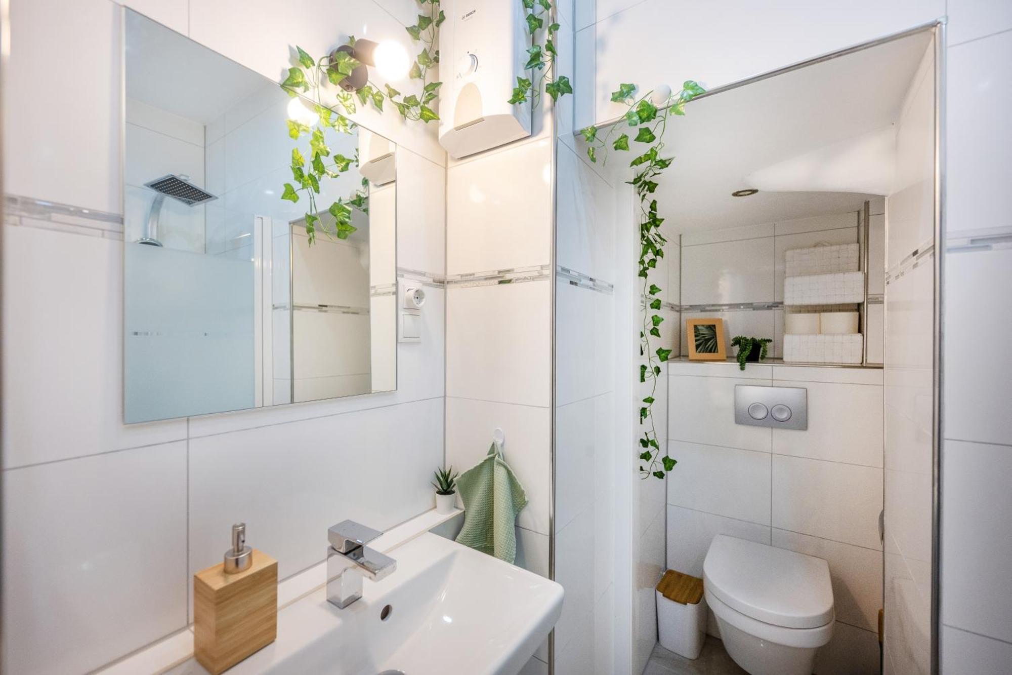 Wohlfuehlwohnung Mit 25 Qm Terrasse, Netflix Koblenz  Exterior foto
